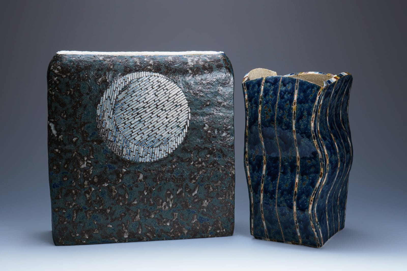 KAMODA Taro 加守田太郎, Jar with geometric wave designs, 2005