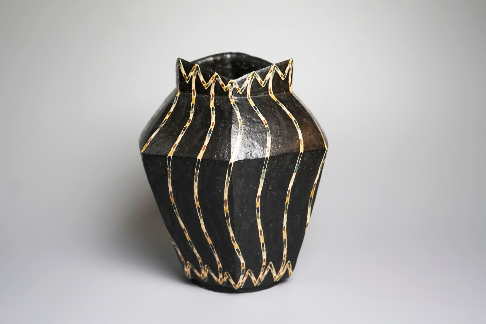 Kamoda Taro 加守田太郎, Stripe Jar 角壺, 2000