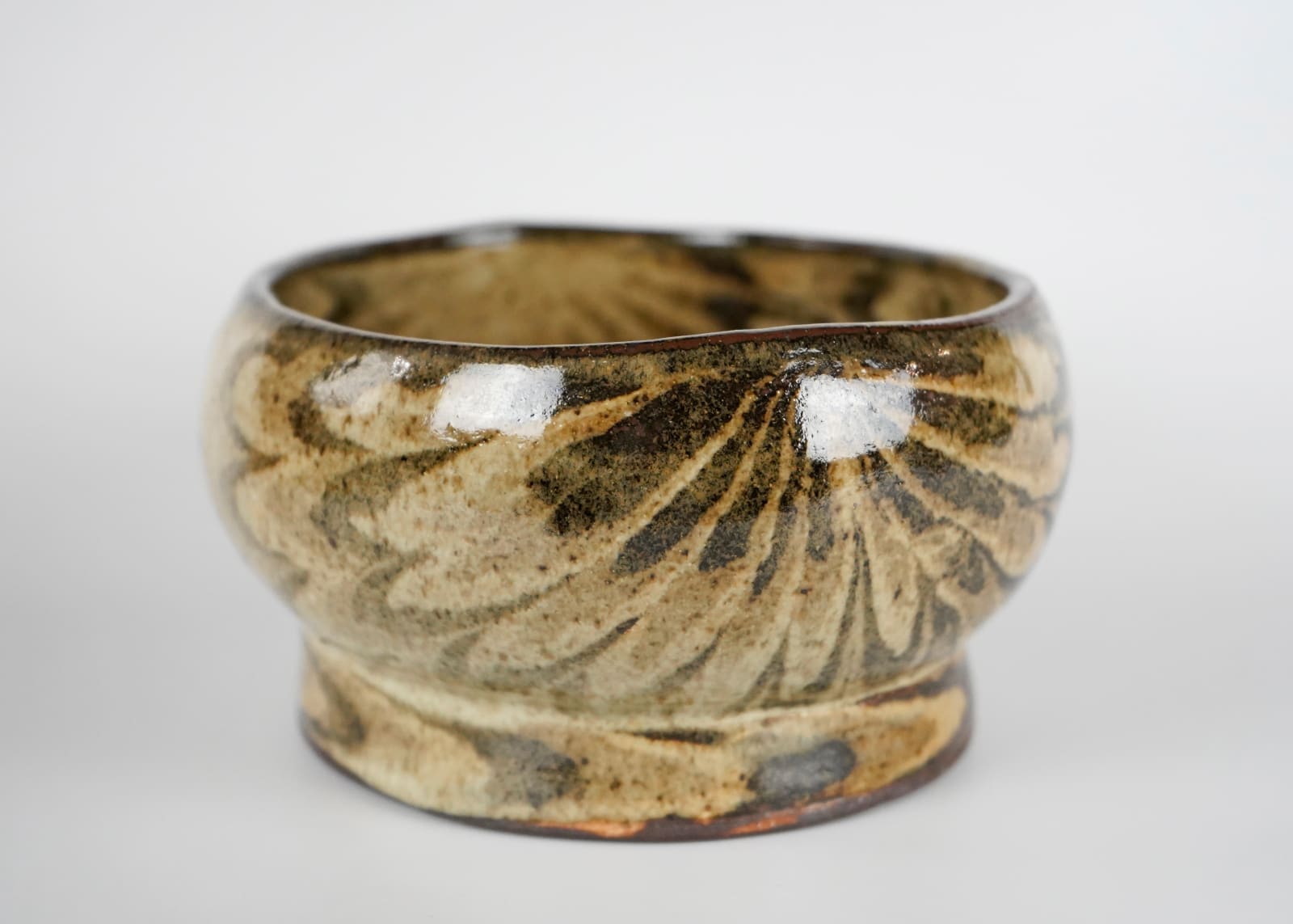 Ueda Tsuneji 上田恒次, Neriage bowl 俵鉢 練上鶉手