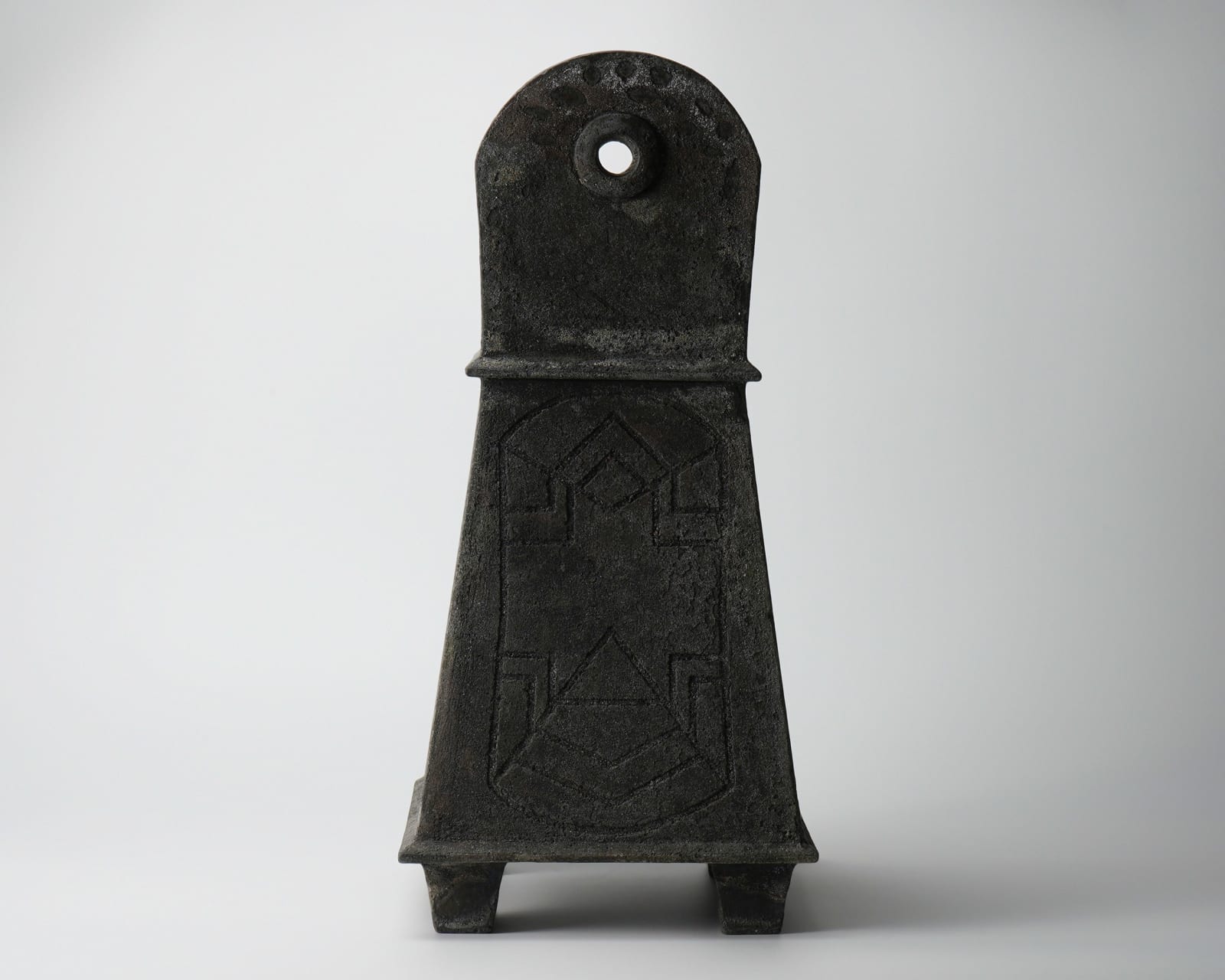Koinuma Michio 肥沼美智雄, Archaic Jar, 1989