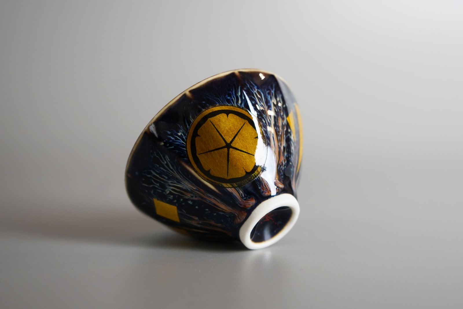 Suzuki Hideaki 鈴木秀昭, Tenmoku Cosmic Cup 色絵金彩天目cosmic杯, 2021