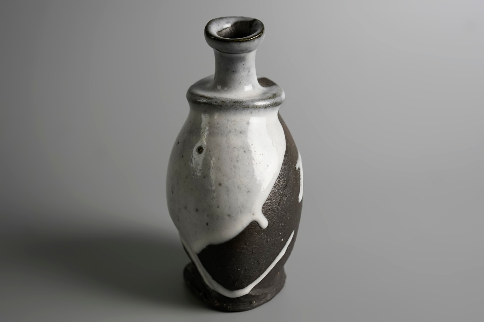 Kakurezaki Ryuichi 隠崎隆一, Tokkuri 徳利, 2013