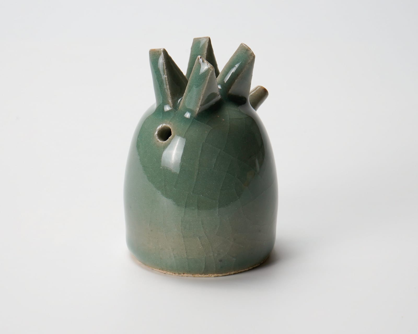 Tamura Ryoichi 田村了一, Celadon water dropper with rooster shape 青磁水滴