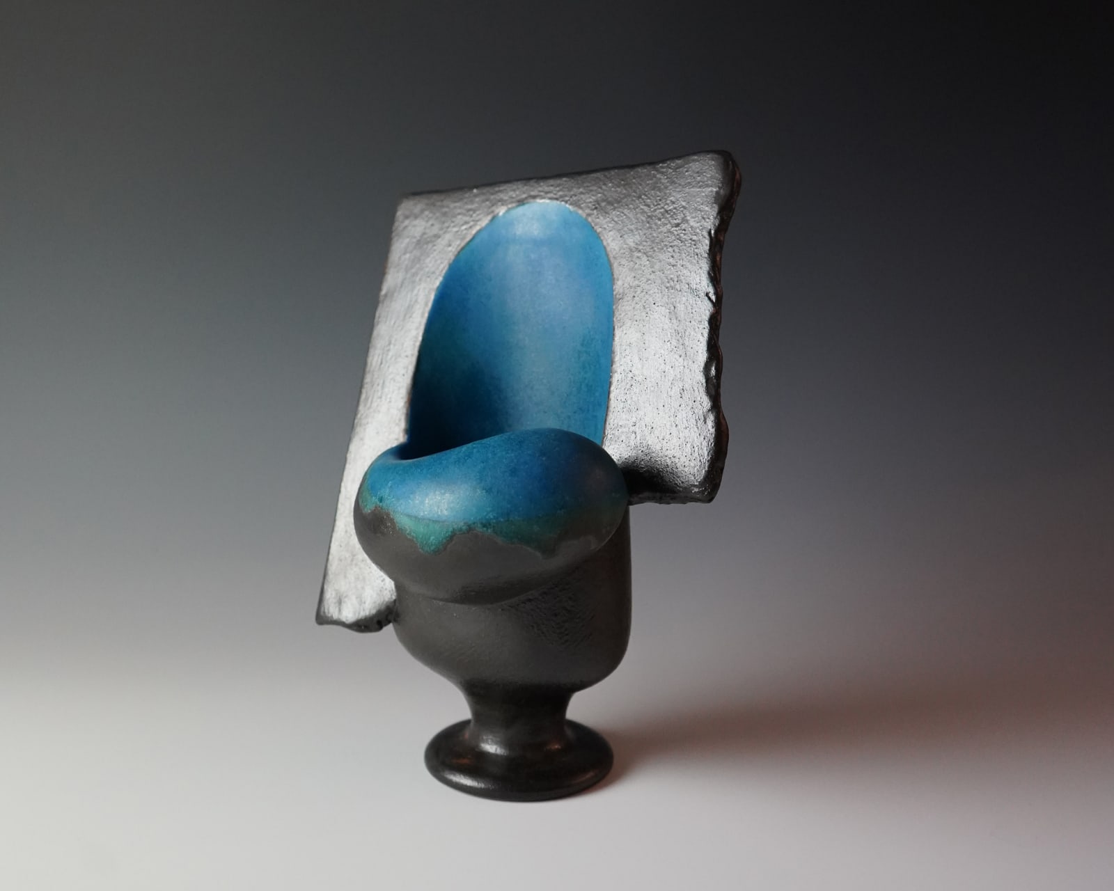 Yanagihara Mutsuo 柳原睦夫, Vessel "where the soul resides" 碧釉壷 “玉の所在”, 2014