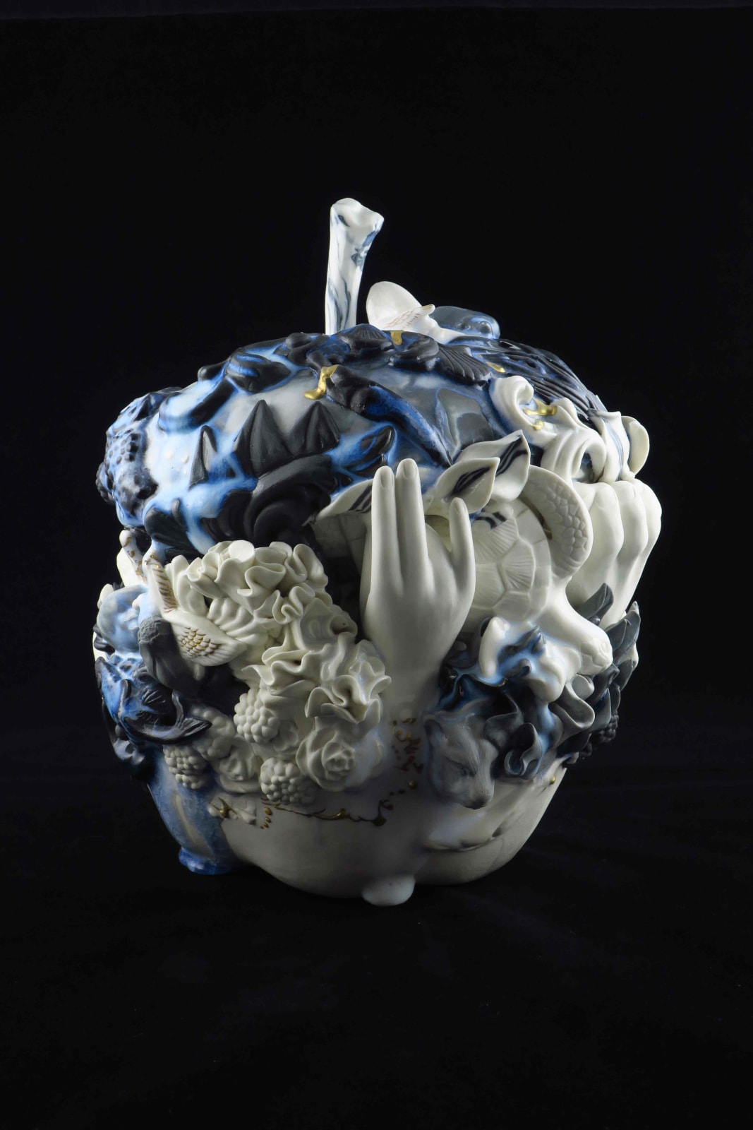 Oishi Sayaka 大石早矢香, Sensitive Apple - Black&White, 2022