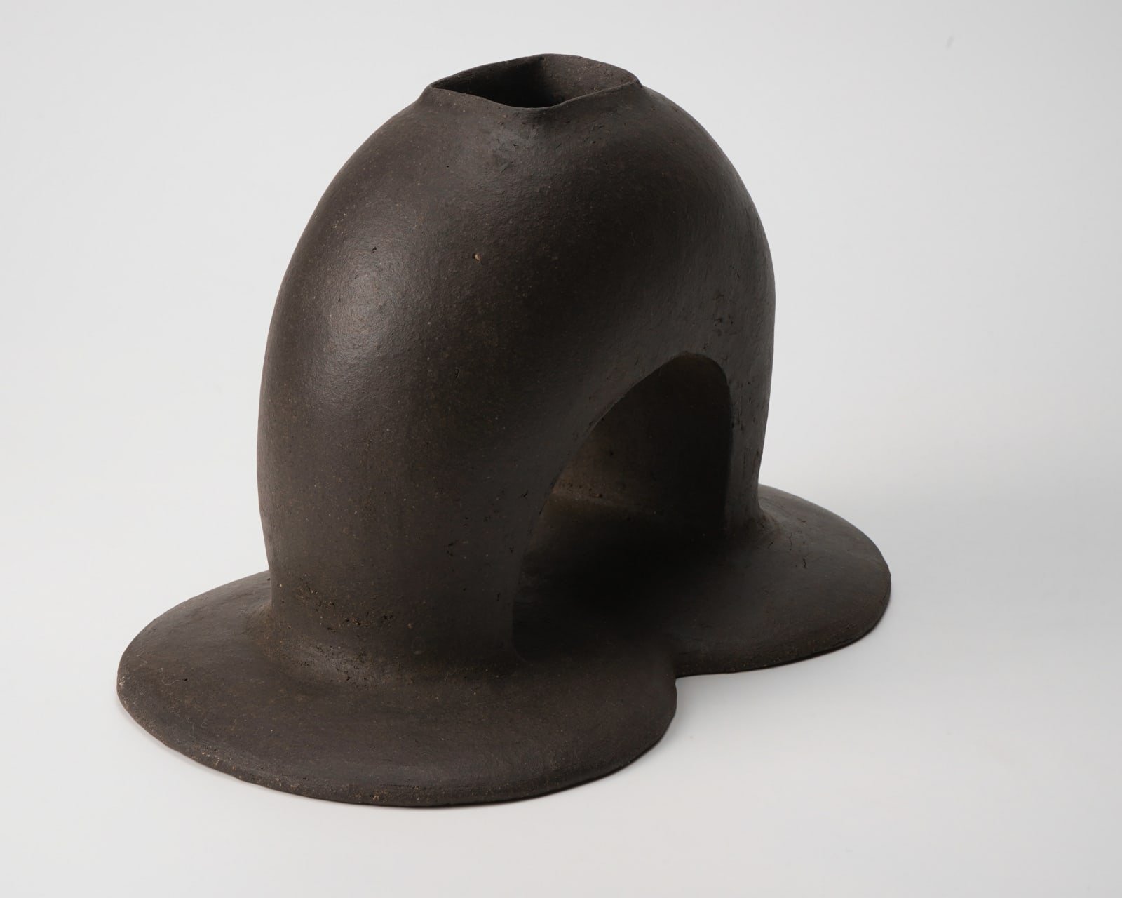 Mihara Ken 三原研, Carbonized flower vessel