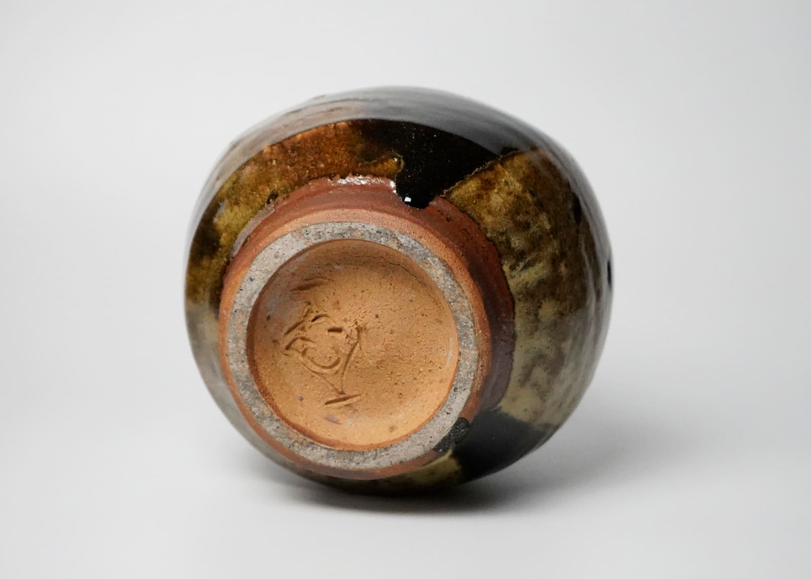 Murata Gen 村田 元, Jar, Iron and Rice Husk Glaze 糠白黒釉扁壺