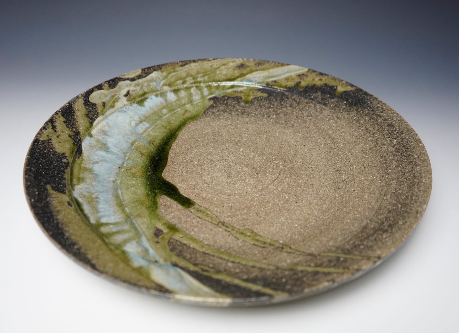 Takeuchi Kimiaki 竹内公明, Large Tokoname Plate 灰釉大皿 2