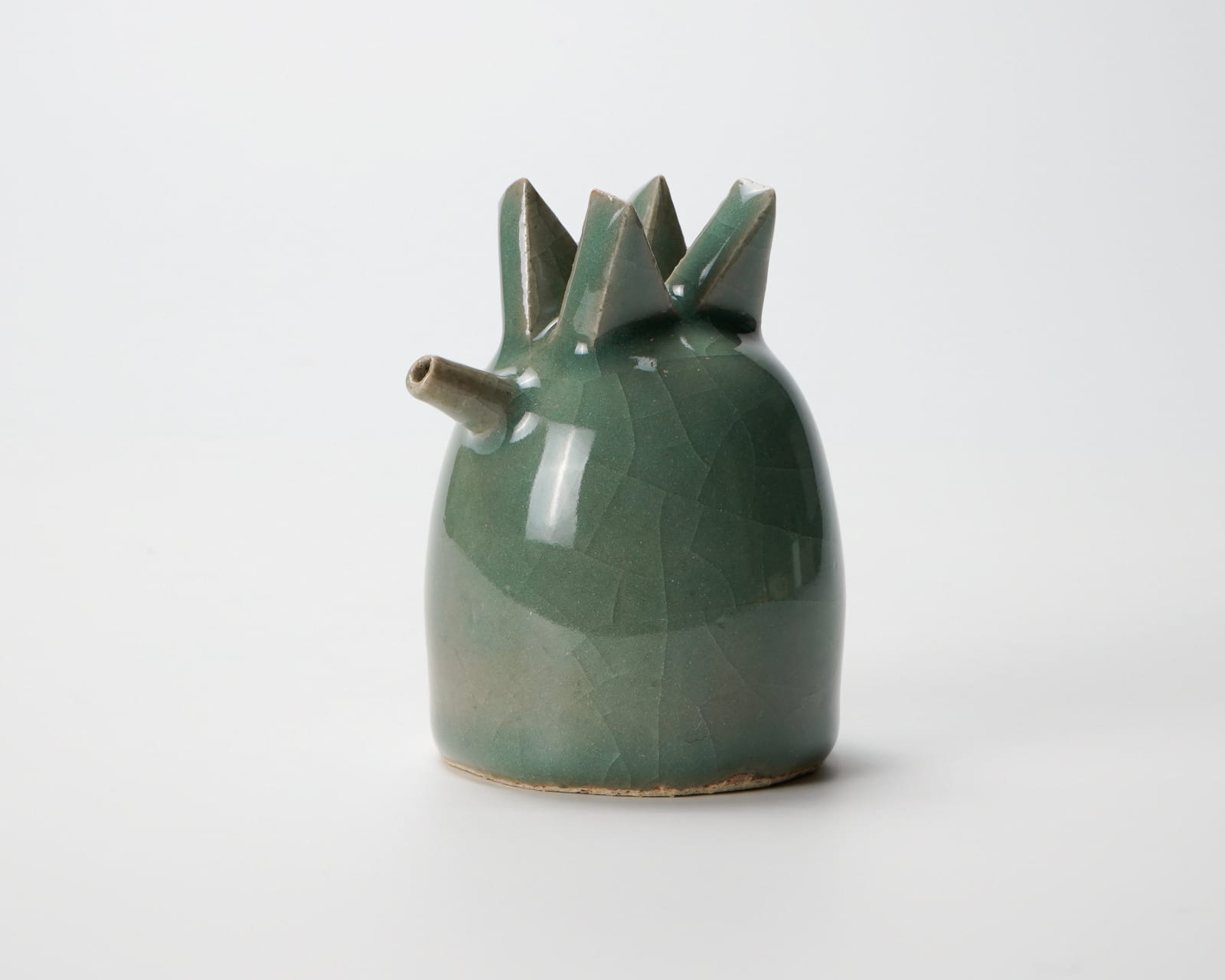 Tamura Ryoichi 田村了一, Celadon water dropper with rooster shape 青磁水滴
