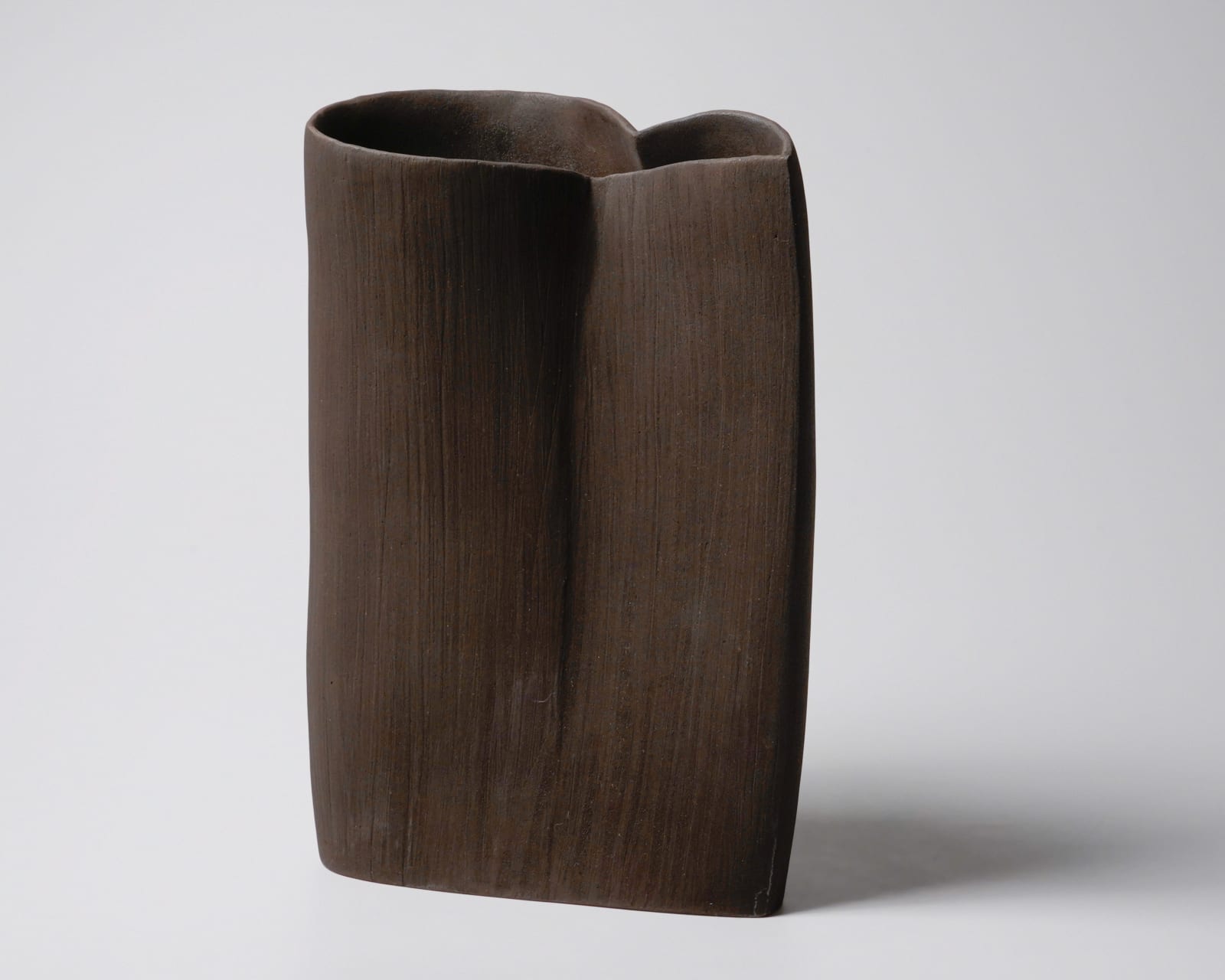 Matsutani Fumio 松谷文生, Rei (Black) Flower Vase D-2 黎 花器 , 2018