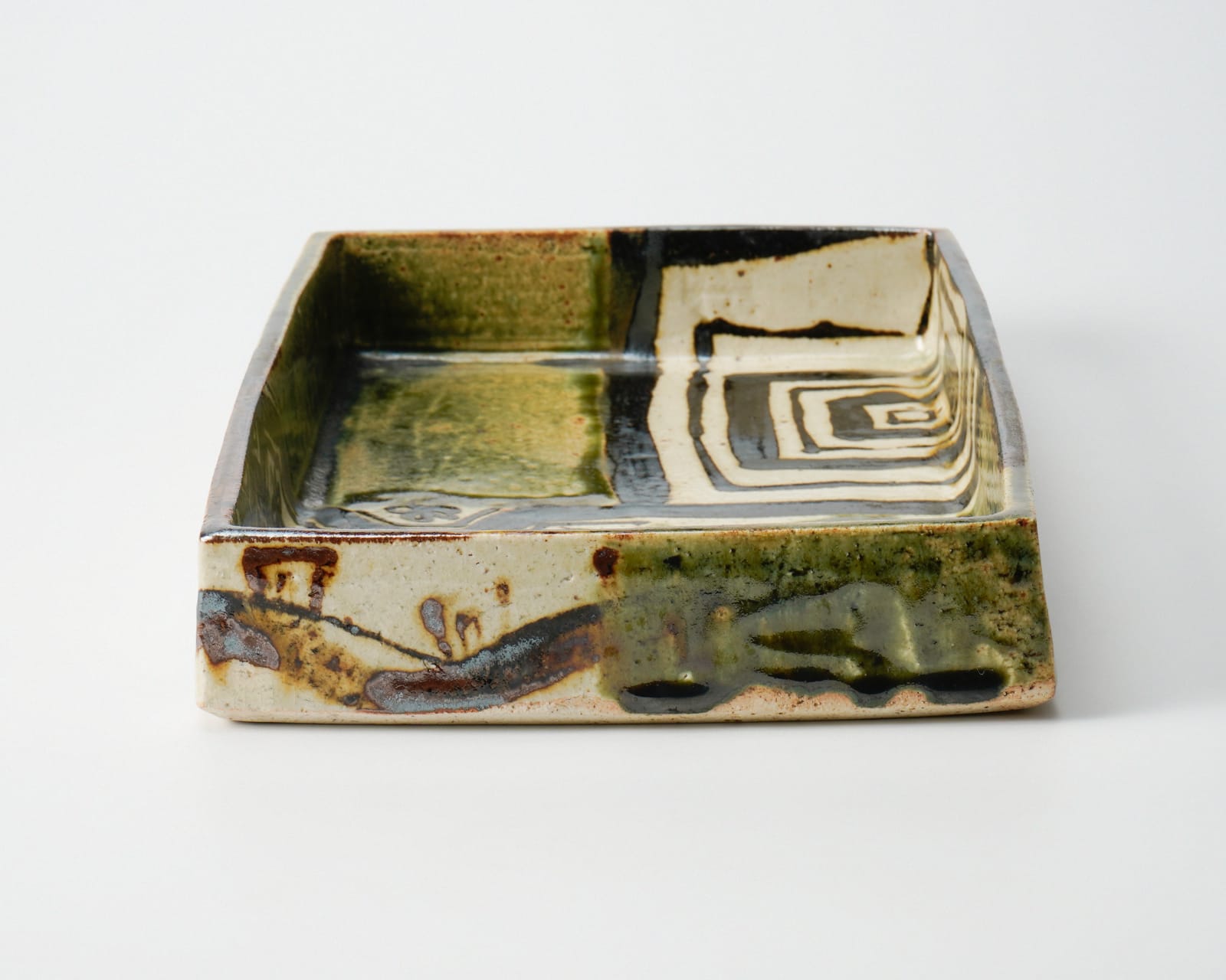 Tsuboshima Dohei 坪島 圡平, Oribe-glazed rectangle dish