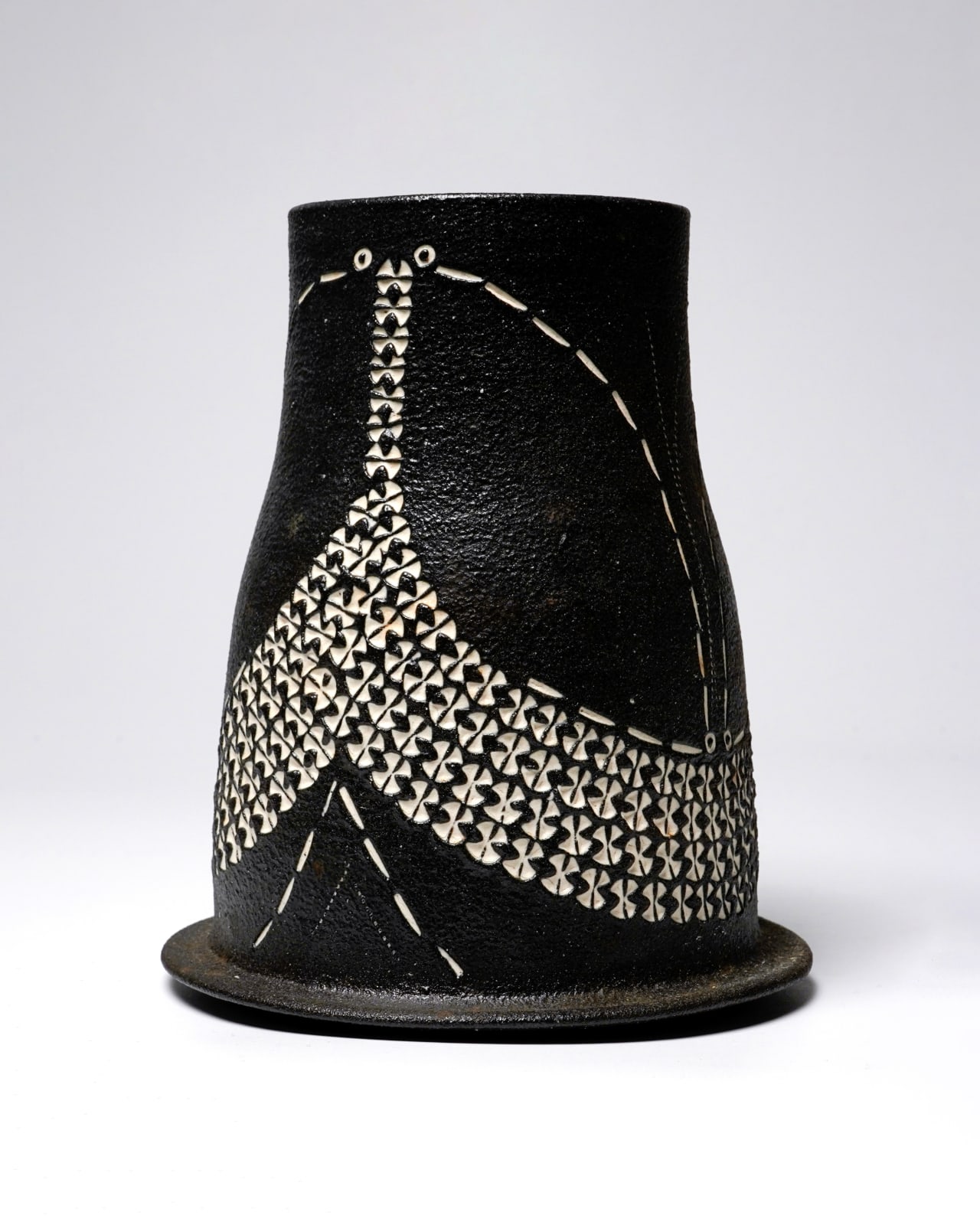 Kondo Yutaka 近藤豊, Flower Vase with Slip Stencil