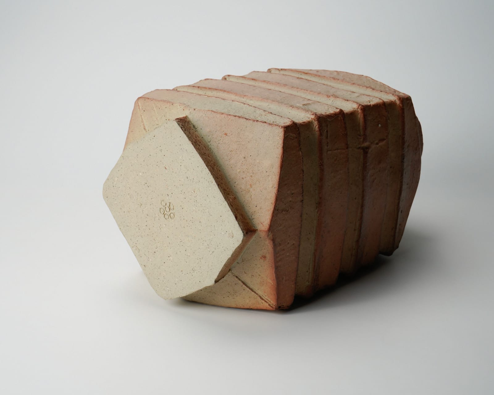 Mori Togaku 森 陶岳, Faceted Bizen jar, 1990