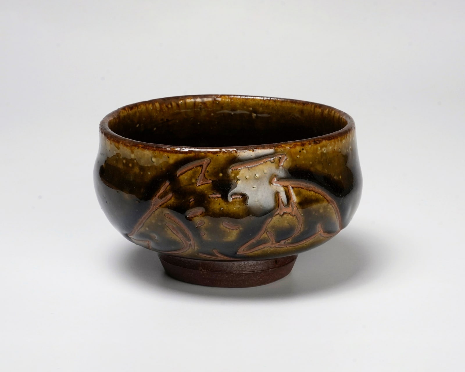 Kinjo Jiro 金城次郎, Teabowl with Fish Drawing 魚紋茶碗