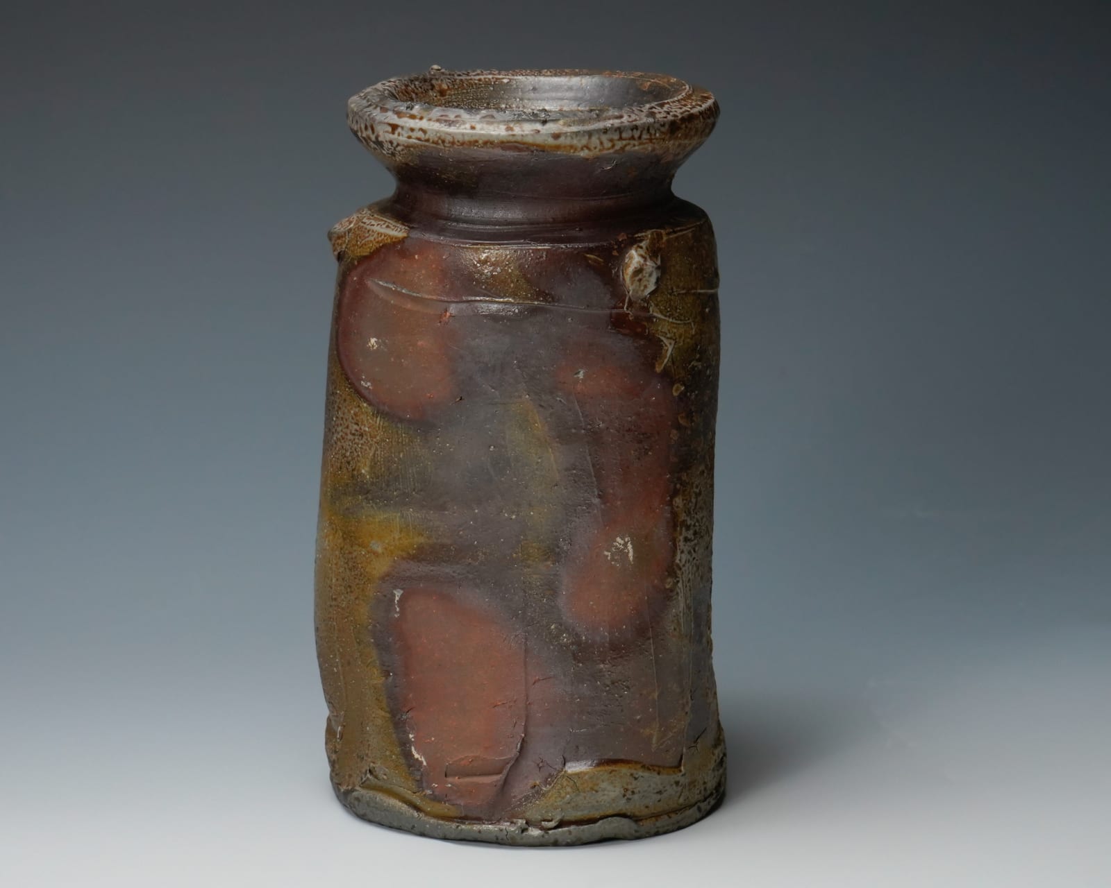 Isezaki Mitsuru 伊勢崎満, Three sided Bizen Flower Vase 備前