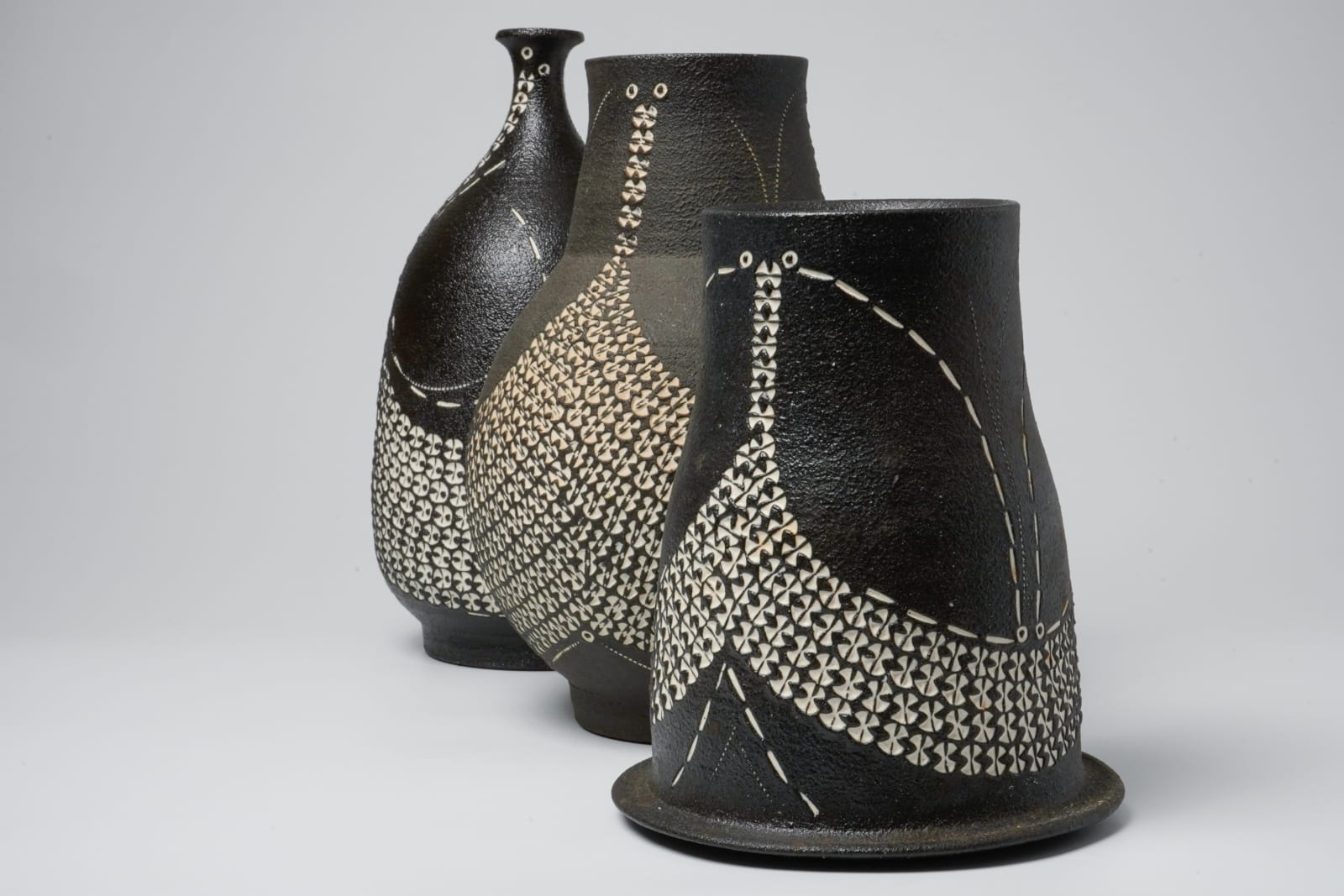Kondo Yutaka 近藤豊, Flower Vase with Slip Stencil