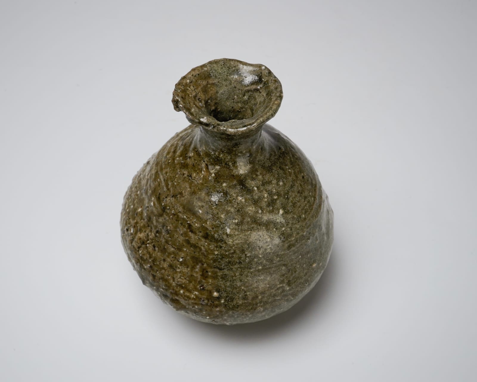 Ikenishi Go 池西剛, Irabo Glazed Sake Bottle 伊羅保徳利