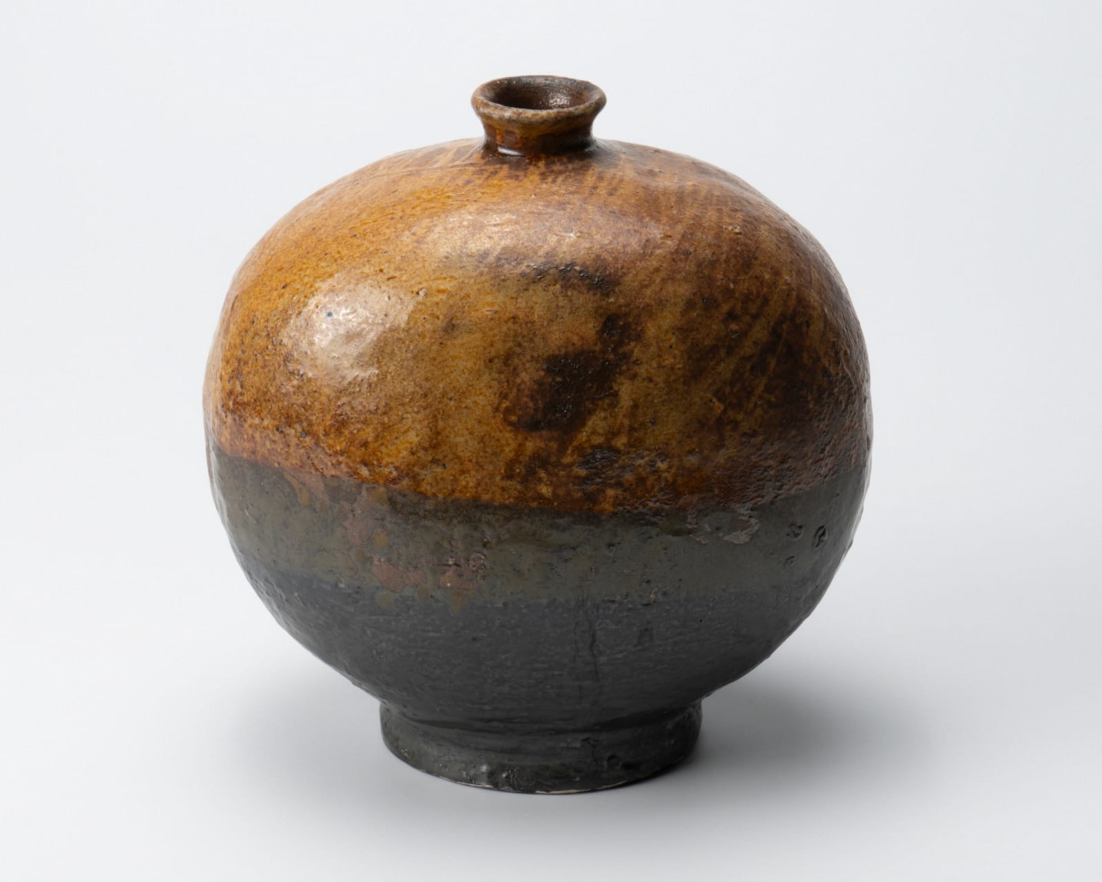 Kikuchi Katsu 菊池克, Flat vase with double glaze, 2024