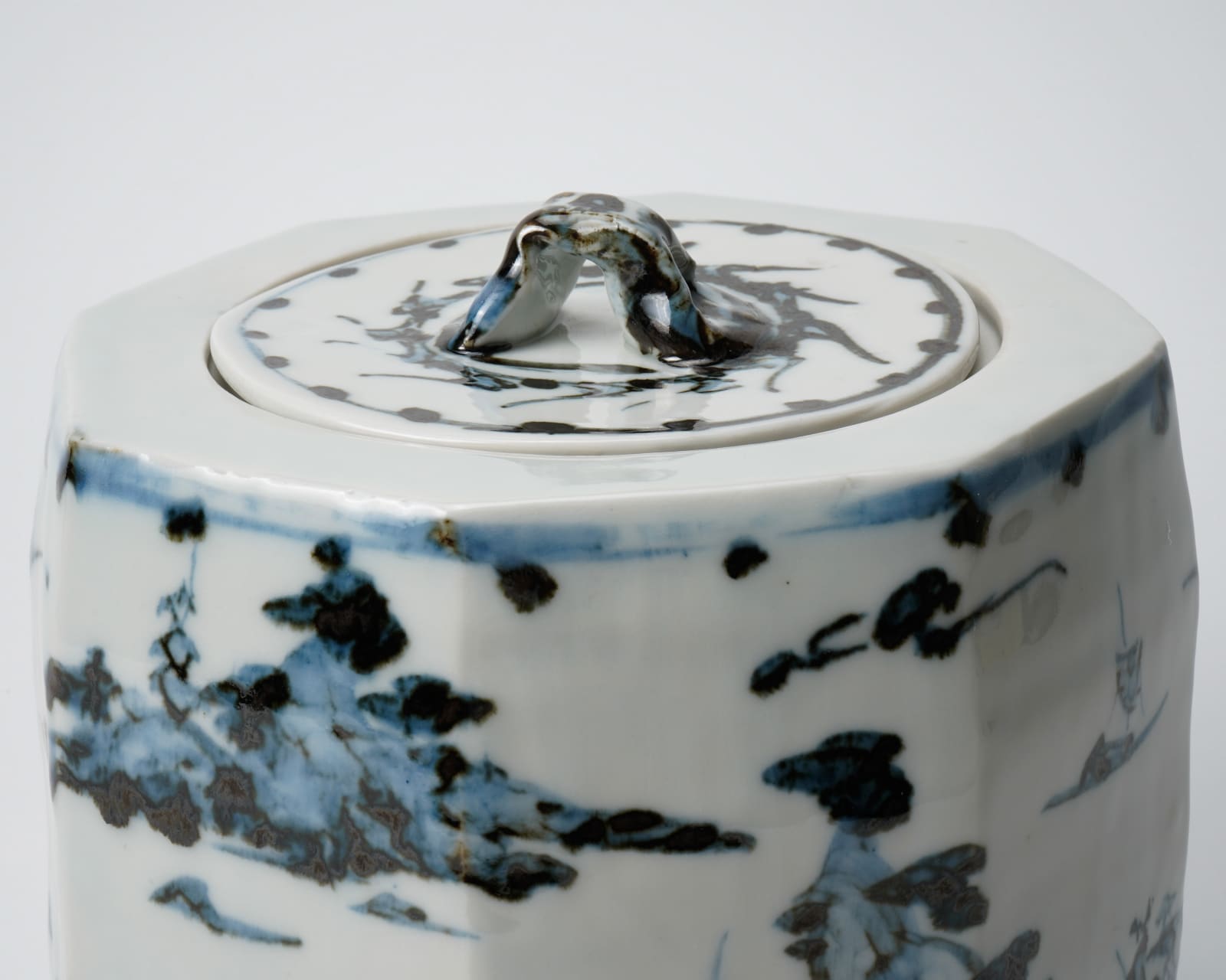 Tsuboshima Dohei 坪島 圡平, Sometsuke water jar with mountain and river landscape, 2005