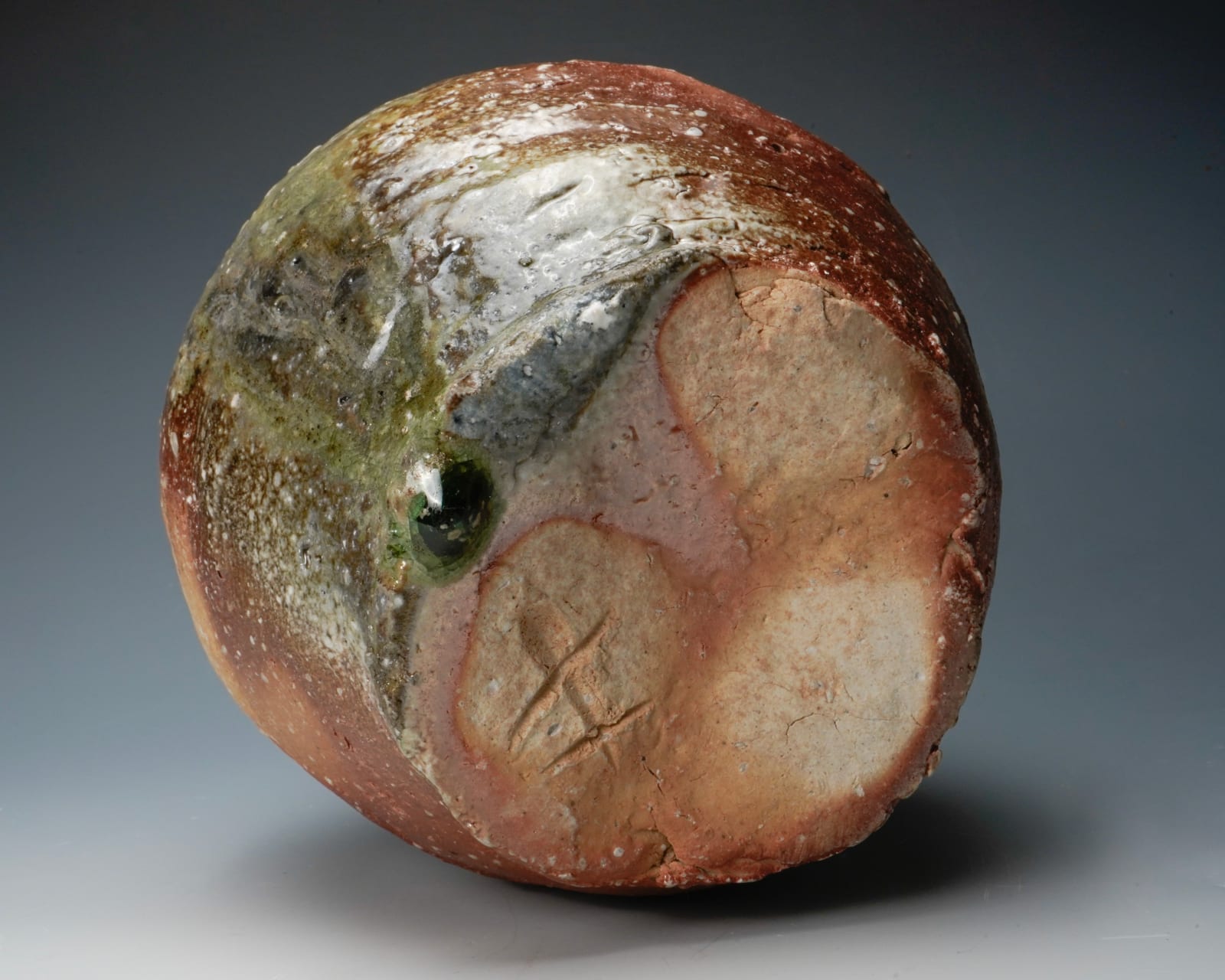 Sugimoto Sadamitsu 杉本貞光, Shigaraki Flower Vase 信楽花入