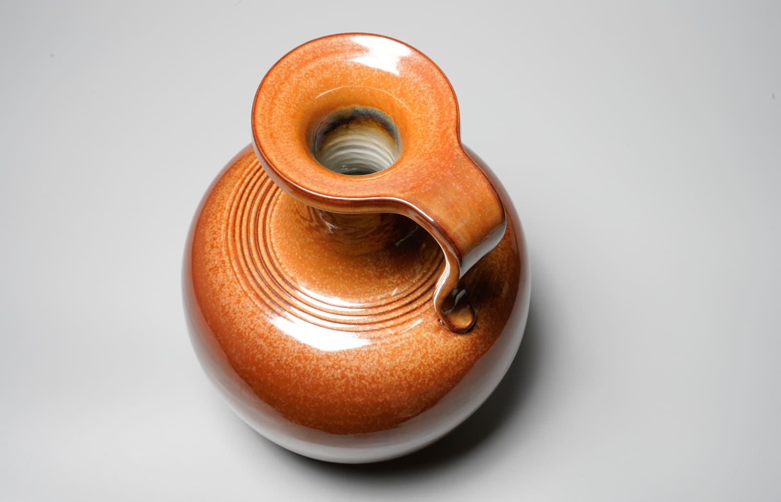 Miyanohara Ken 宮之原 謙, Shu-Tenmoku Glazed Large Jar with Handle 朱天目釉手付壺