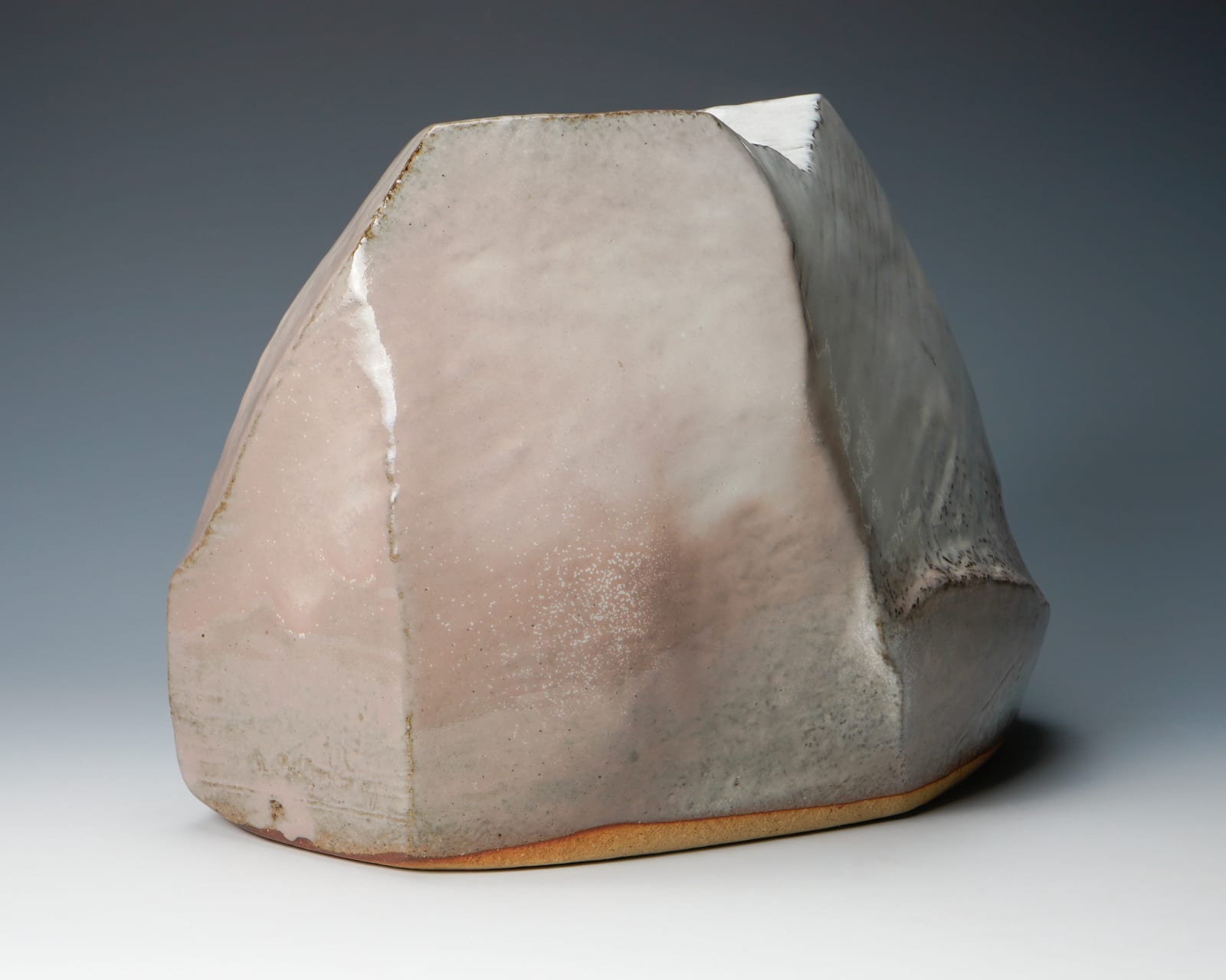 Kaneta Masanao VIII 八代 兼田昌尚, Hagi-glazed mountain-shaped flower vessel