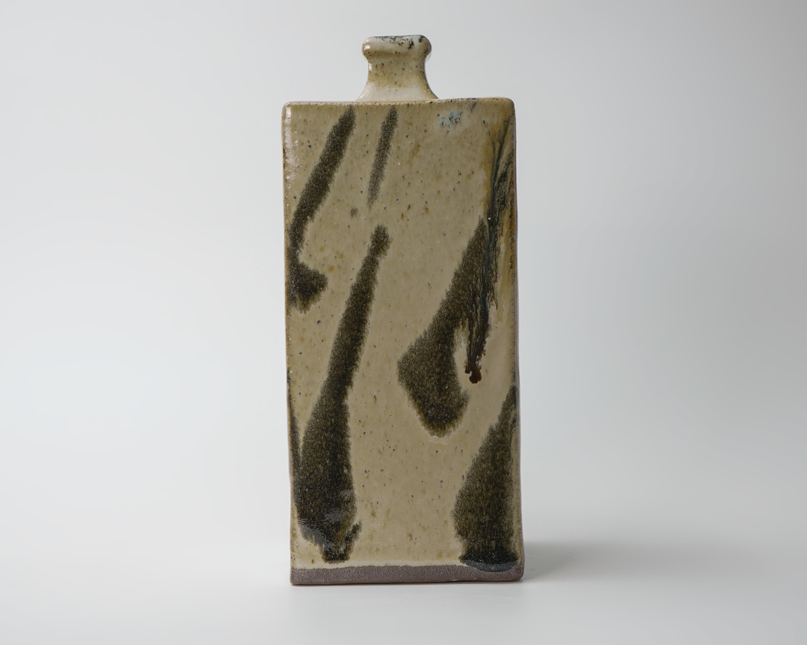 Hamada Shoji 濱田庄司, Square bottle with poured iron oxide glaze decoration