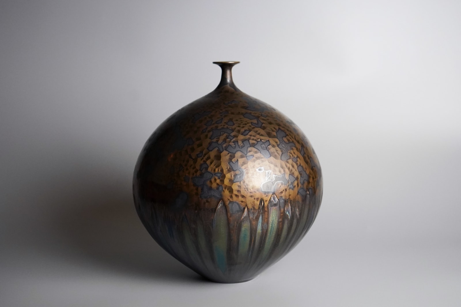 Miyamura Hideaki 宮村 秀明, Vase with Iron Crystalline Glaze