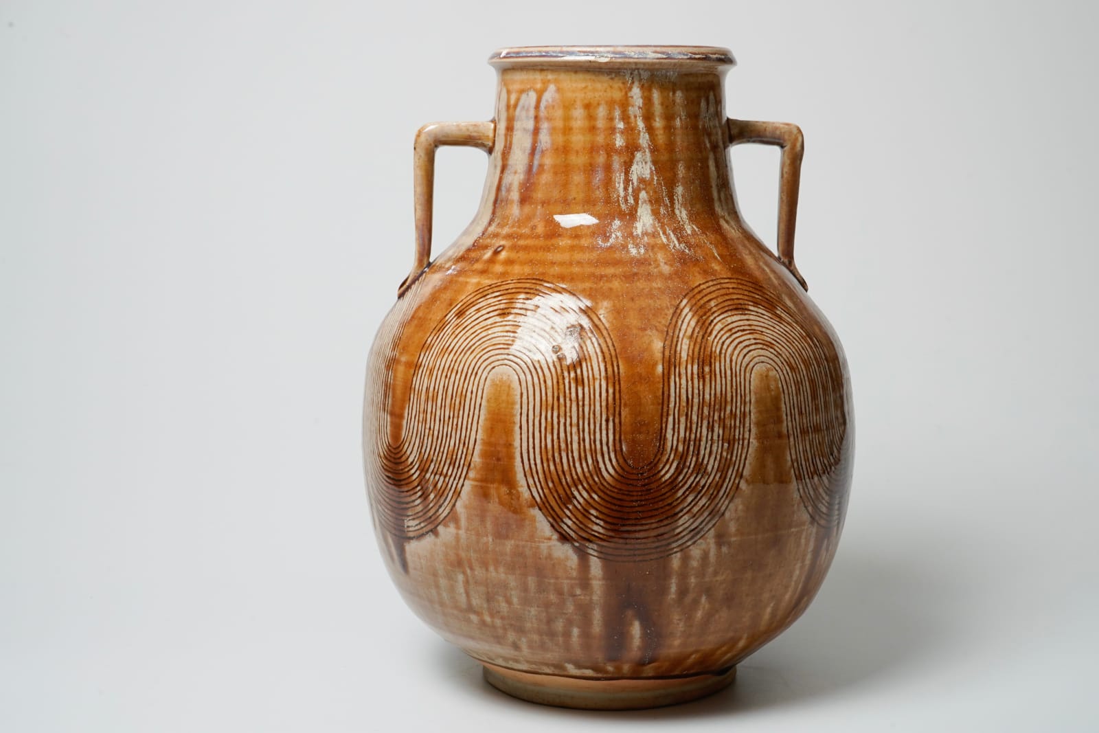 Yasuhara Kimei 安原喜明, Flower Vase 花生 線彫文