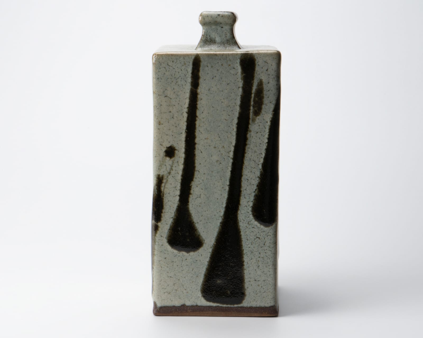 Hamada Shoji 濱田庄司, White-glazed square bottle with black drip