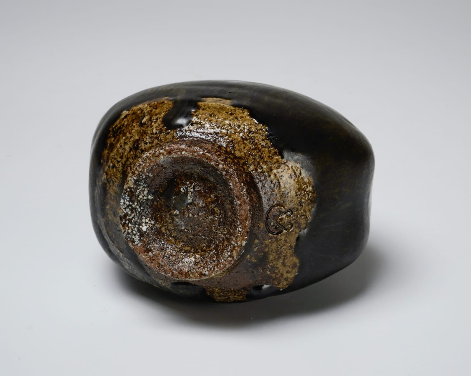 Ikenishi Go 池西剛, Black Korai Flat Tokkuri with Iron Glaze