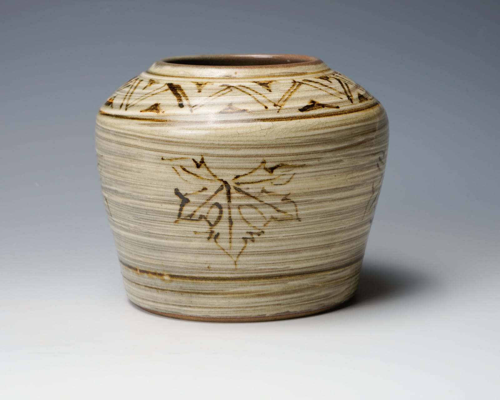 Tomimoto Kenkichi 富本憲吉, Hakeme jar with a pattern of wild berry on brushed slip and brown iron oxide, 1930