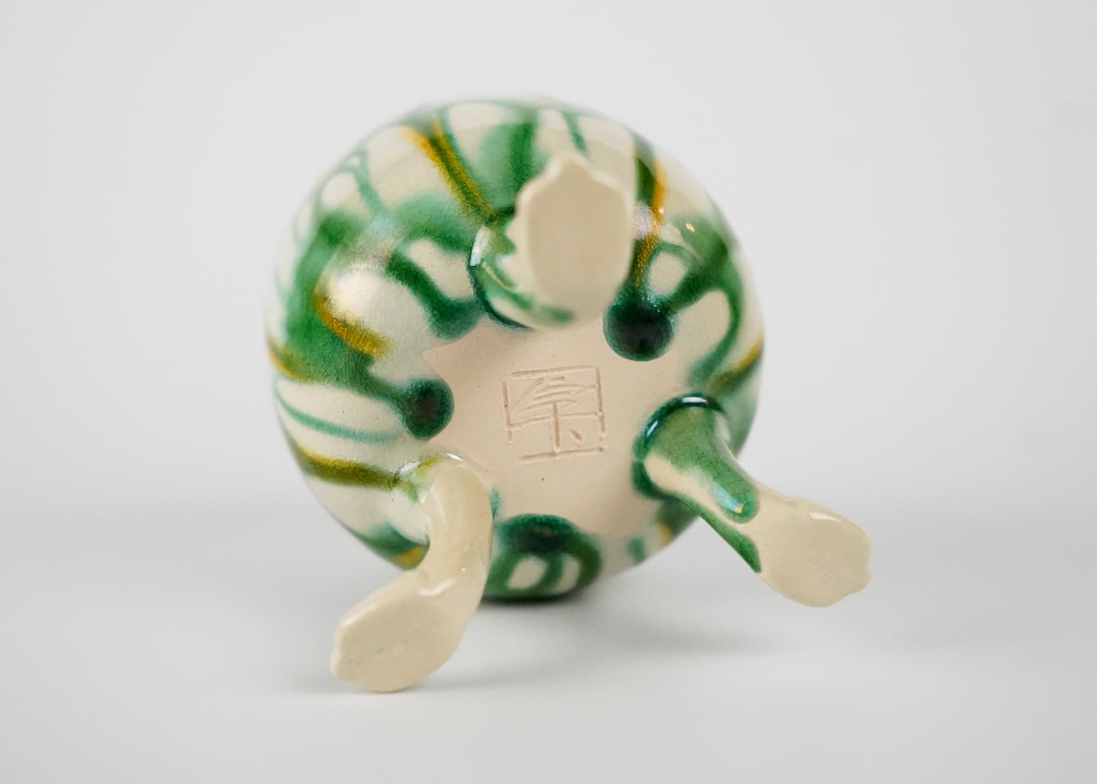 Kato Takuo 加藤卓男, Small Jar in Sansai Glaze 三彩三足小壺