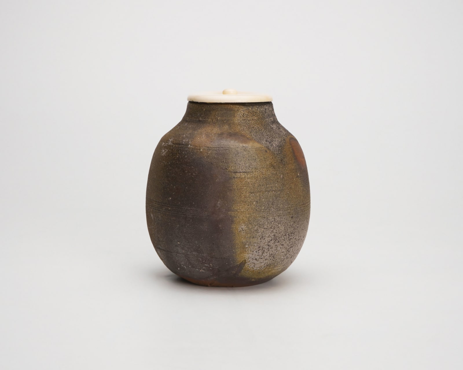 Fujiwara Yu 藤原雄, Bizen tea caddy