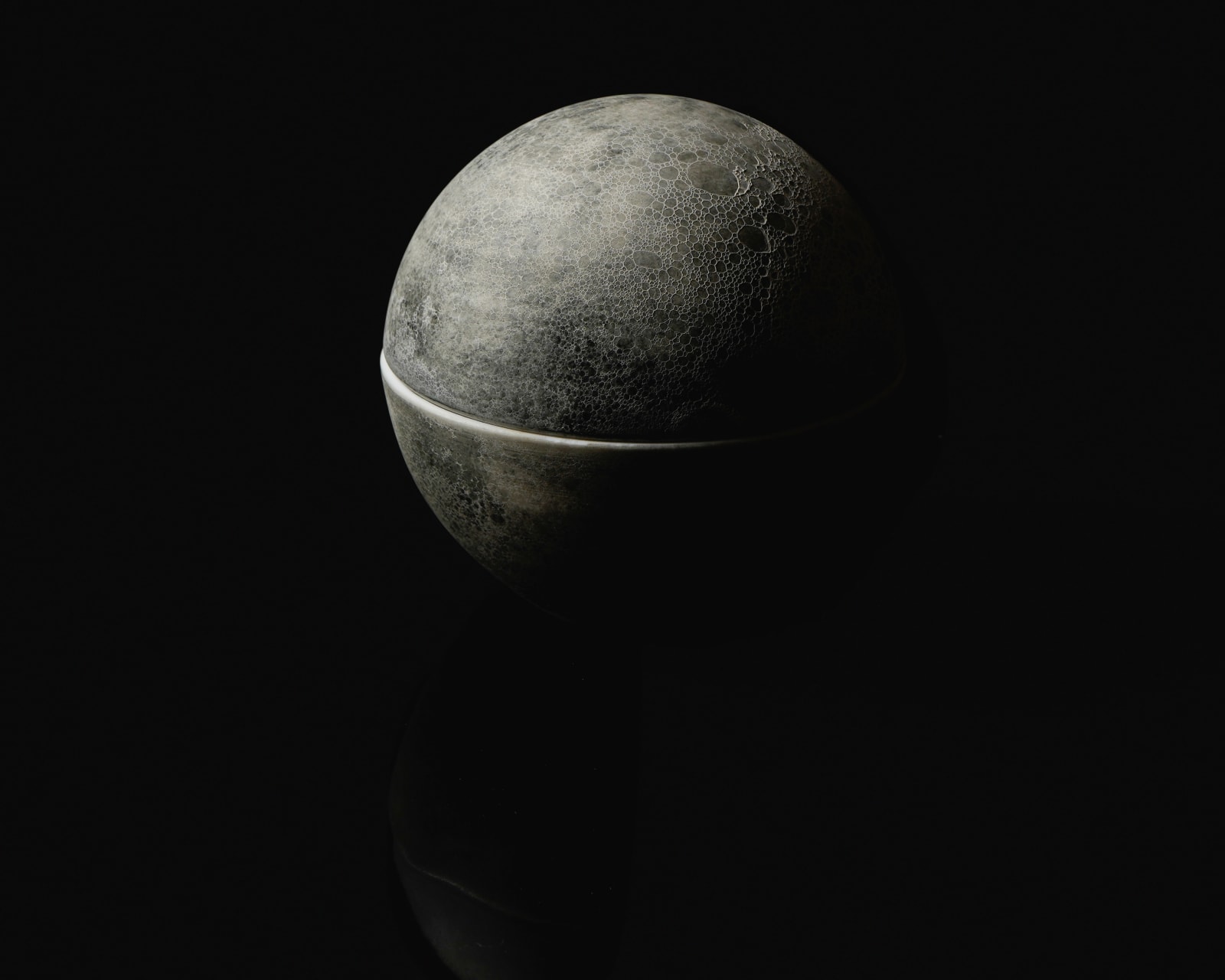 Terauchi Shinji 寺内信二, No.2 Small covered spherical bowl "Asteroid" 小惑星 珠型珍味, 2024