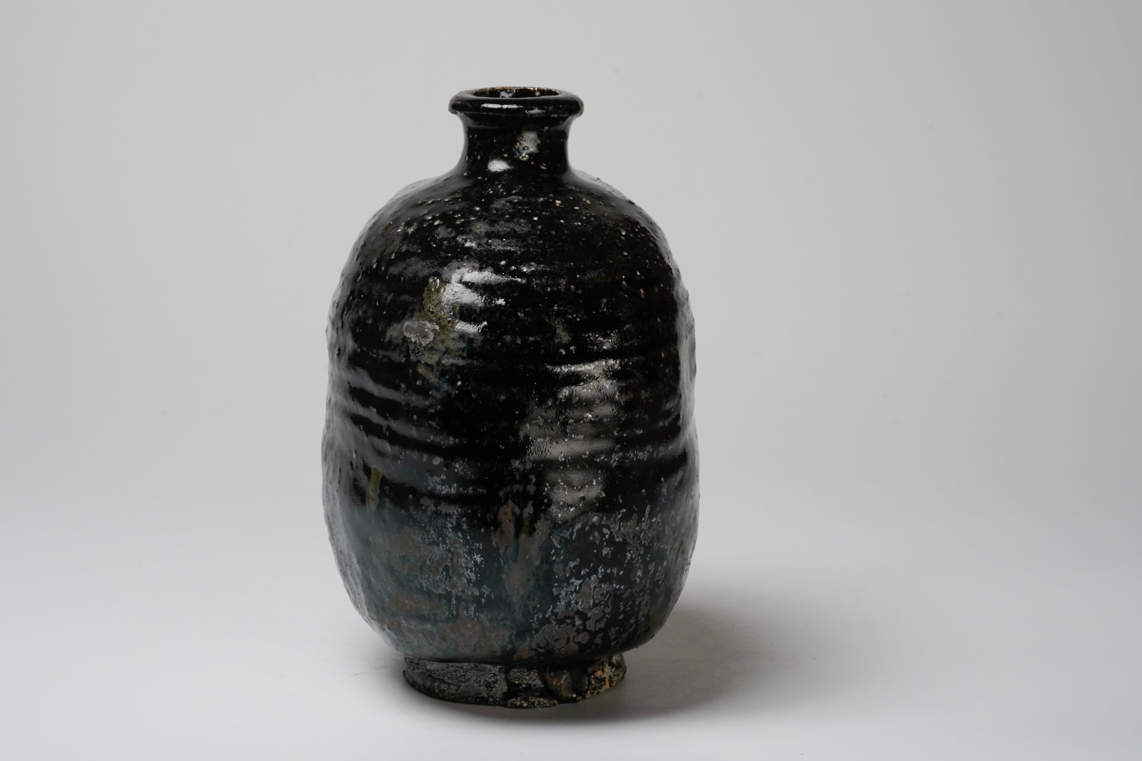 Omae Satoru 大前悟, Black Korai Flat Jar 鬼ケ原黒高麗扁壺