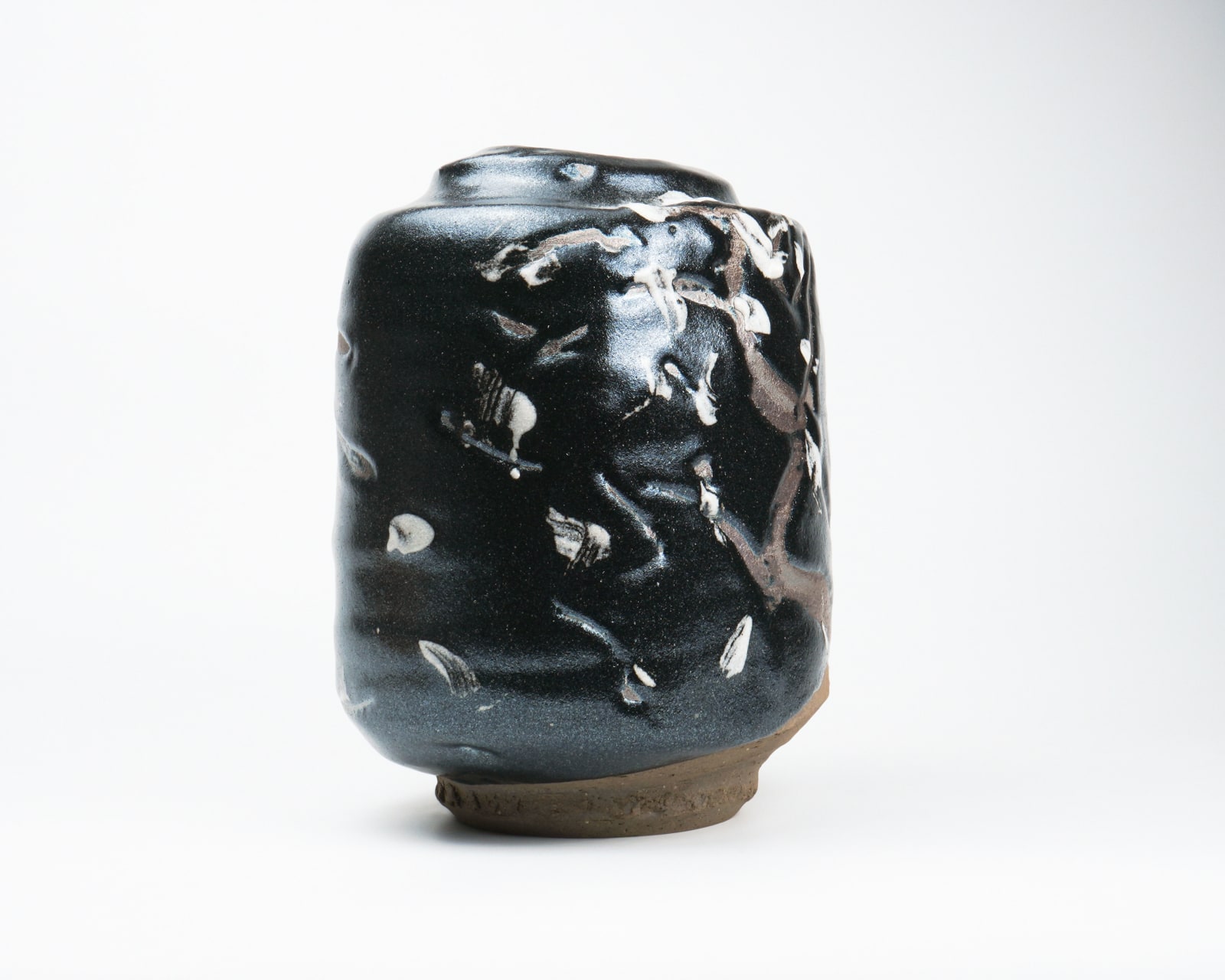 Shimizu Uichi 清水 卯一, Jar with Finger-Scraped Calligraphic "Four Seasons" Pattern and Gloss Iron glaze