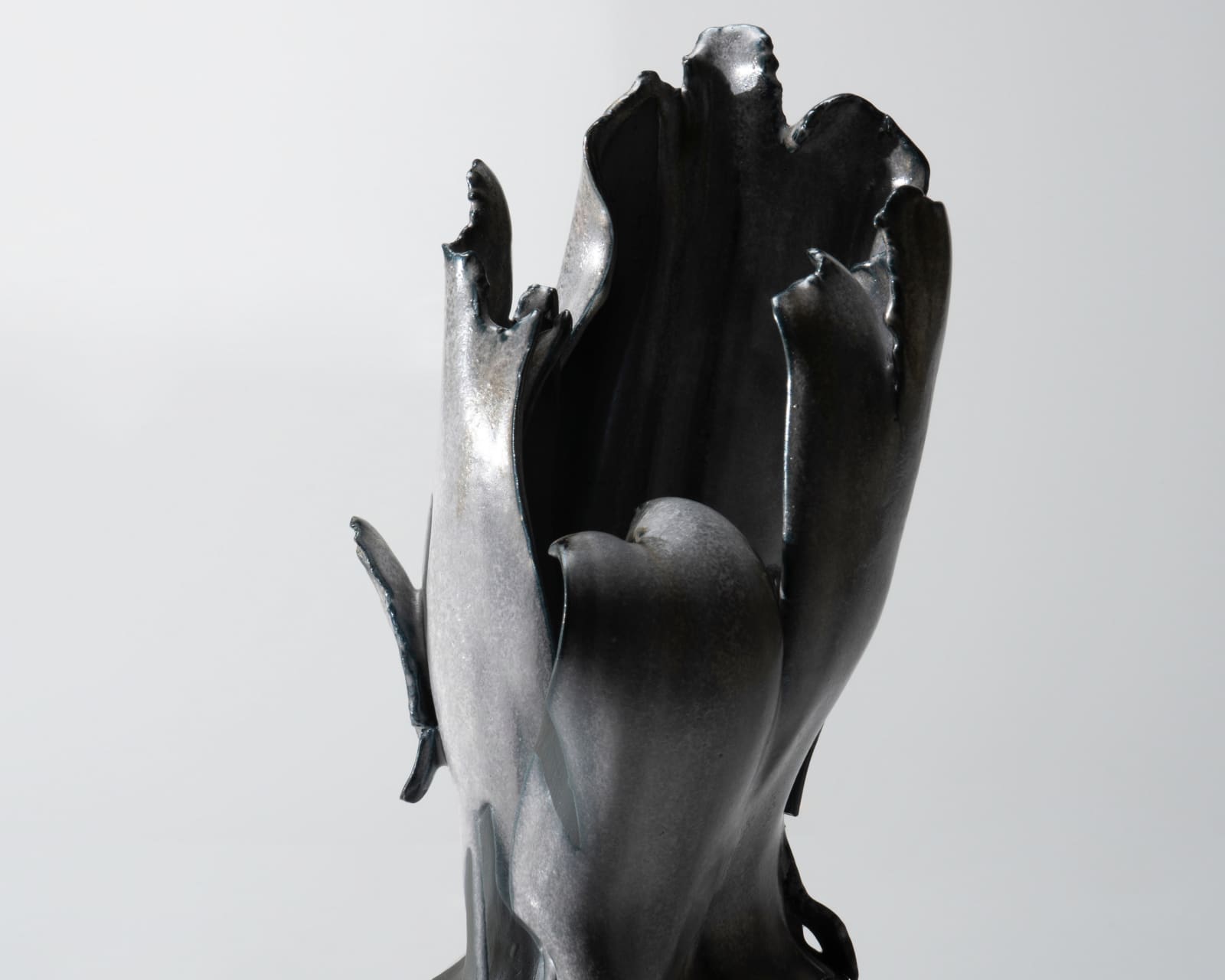 Kato Mami 加藤真美, No. 1 Frost glazed flower vase "Kishibe," black, 2023