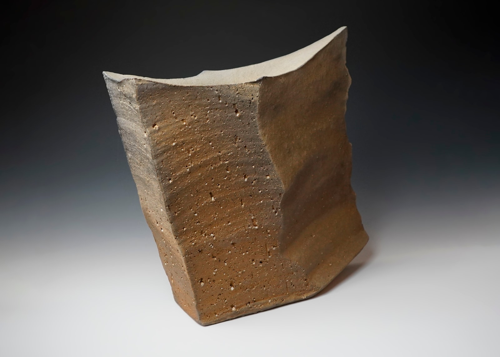 Koyama Yasuhisa 神山易久, "The Wind" Shigaraki Flower Vessel 信楽自然釉　風の花入, 2005