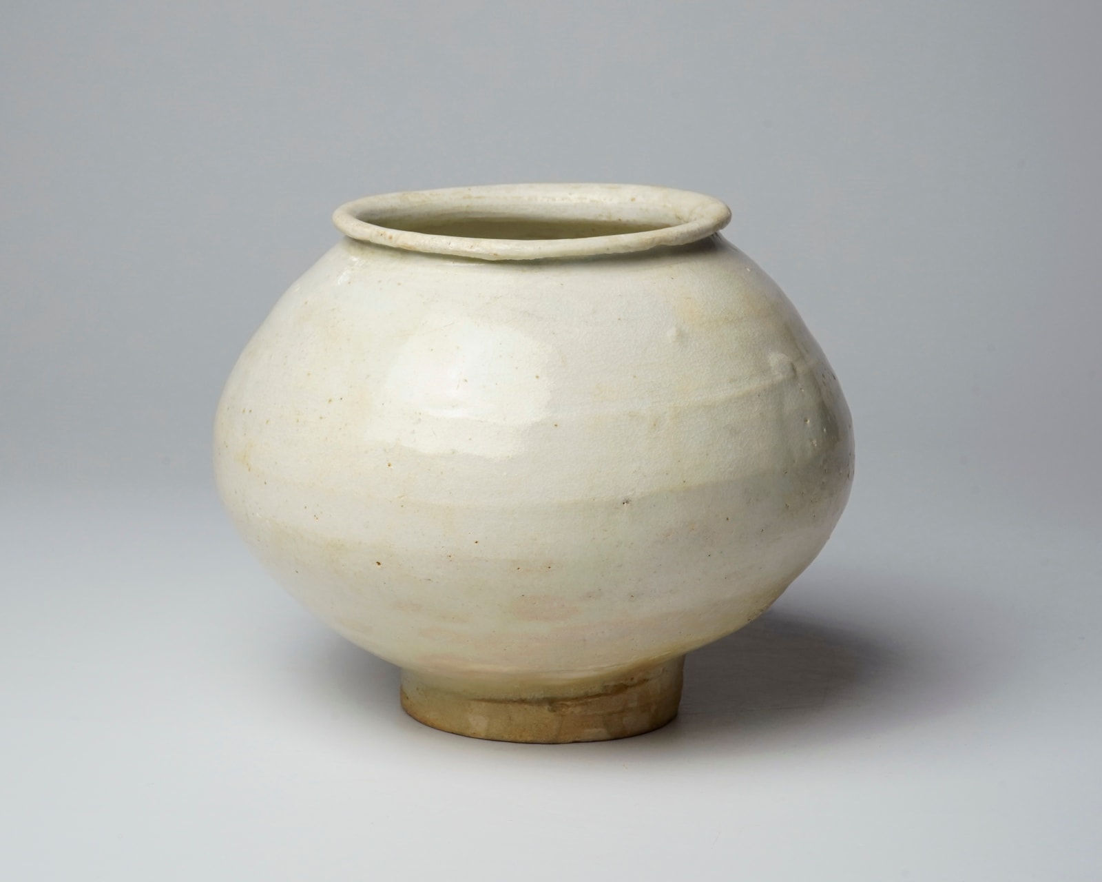 Korean Lee Dynasty White Glazed Jar 李朝白磁壺