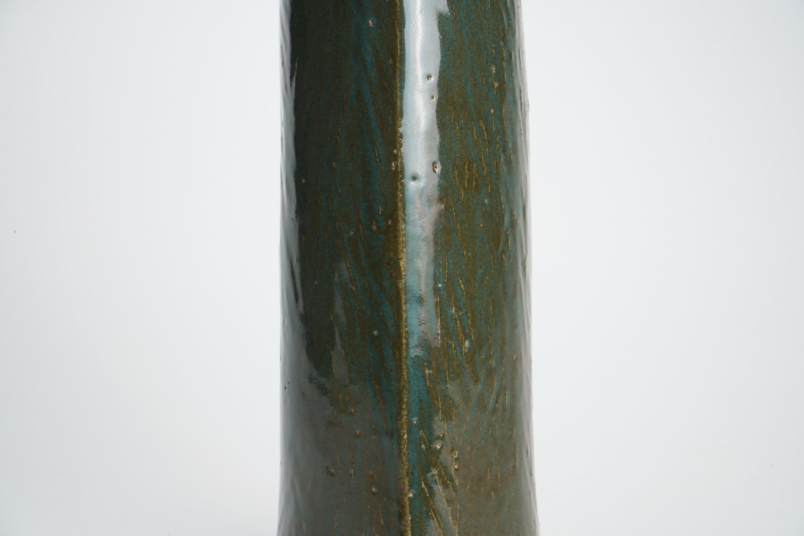 Kawamoto Goro 河本五郎, Flower vessel evokes lush tree
