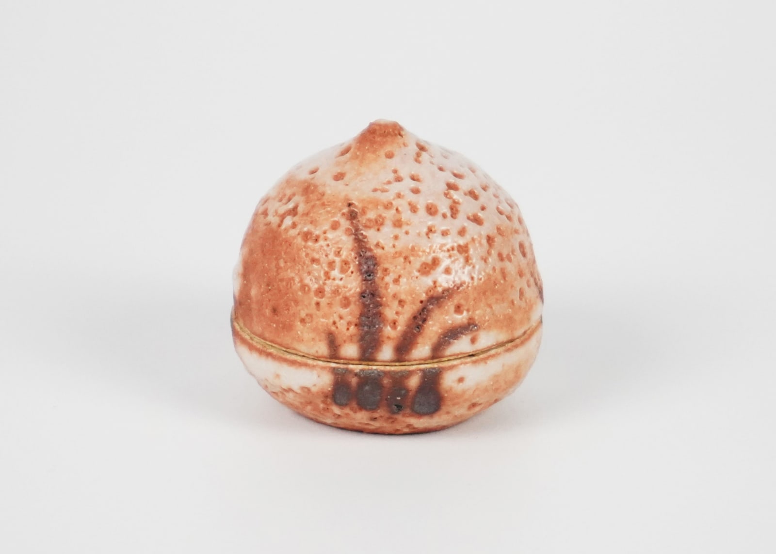 Wakao Toshisada 若尾利貞, Shino Incense Box 志野香合