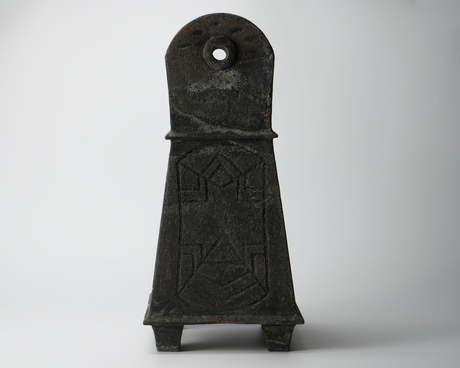 Koinuma Michio 肥沼美智雄, Archaic Jar, 1989