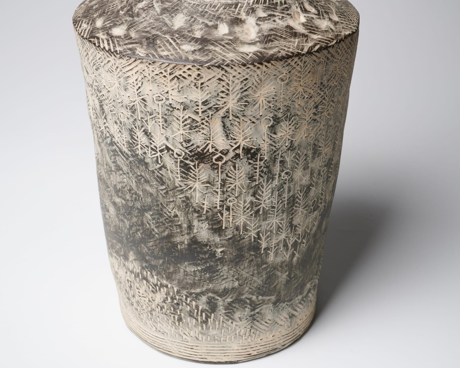 特売 Yasuhara Kimei 安原喜明, Flower Vase 花挿 炻器線彫文 | Dai 工芸品