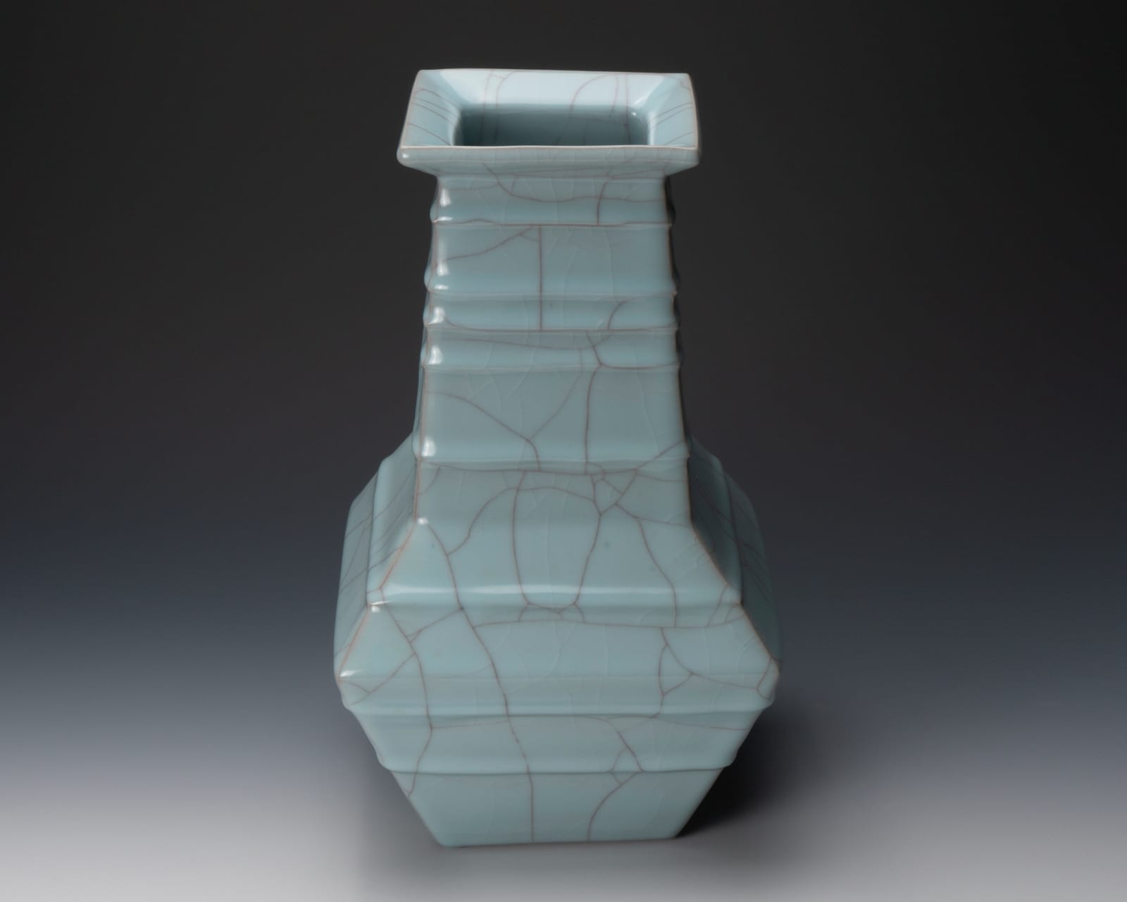 SUZUKI Sansei 鈴木三成, Four-sided faceted flower vase with celadon glaze
