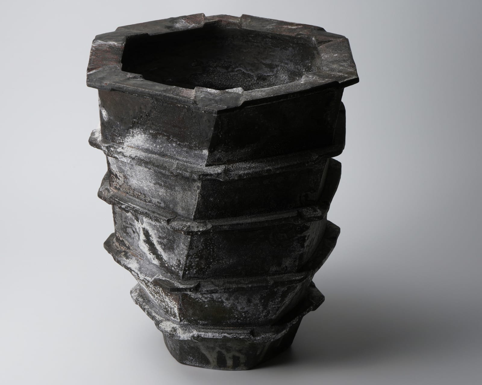 Koinuma Michio 肥沼美智雄, Faceted Geometric Vessel