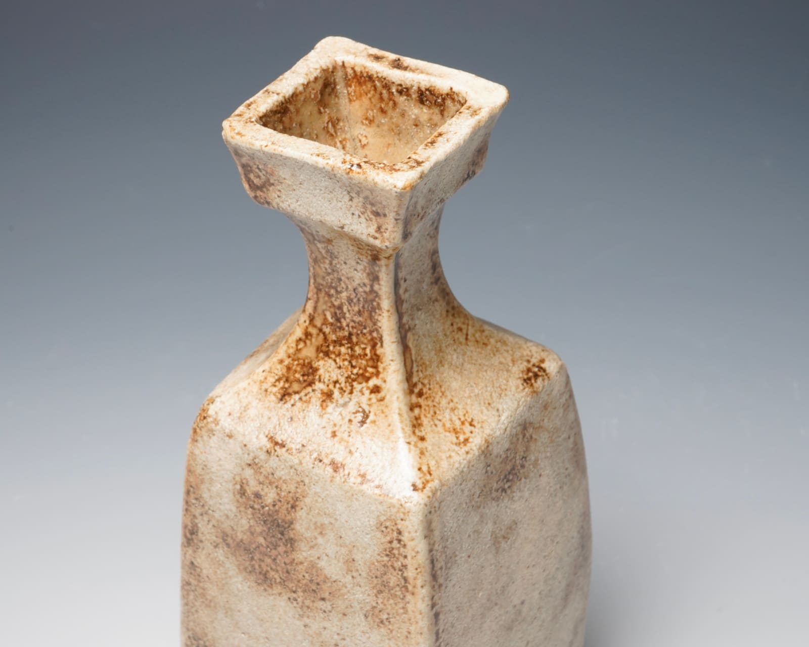Kawamoto Goro 河本五郎, Ash glazed vase, 1980’s