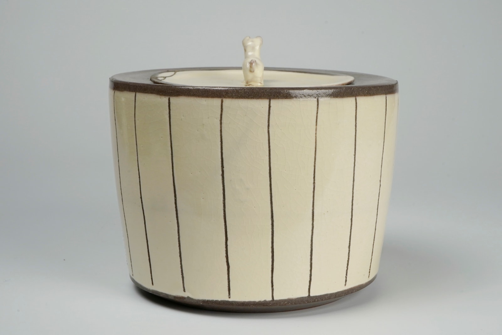 Hara Kiyoshi 原 清, Water jar with lines on white slip 白掻落線文水指