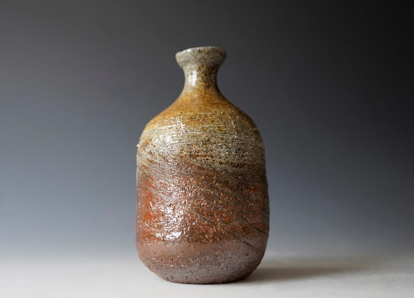 Kobayashi Toshimitsu 小林俊允, Bizen Sake Bottle 備前徳利