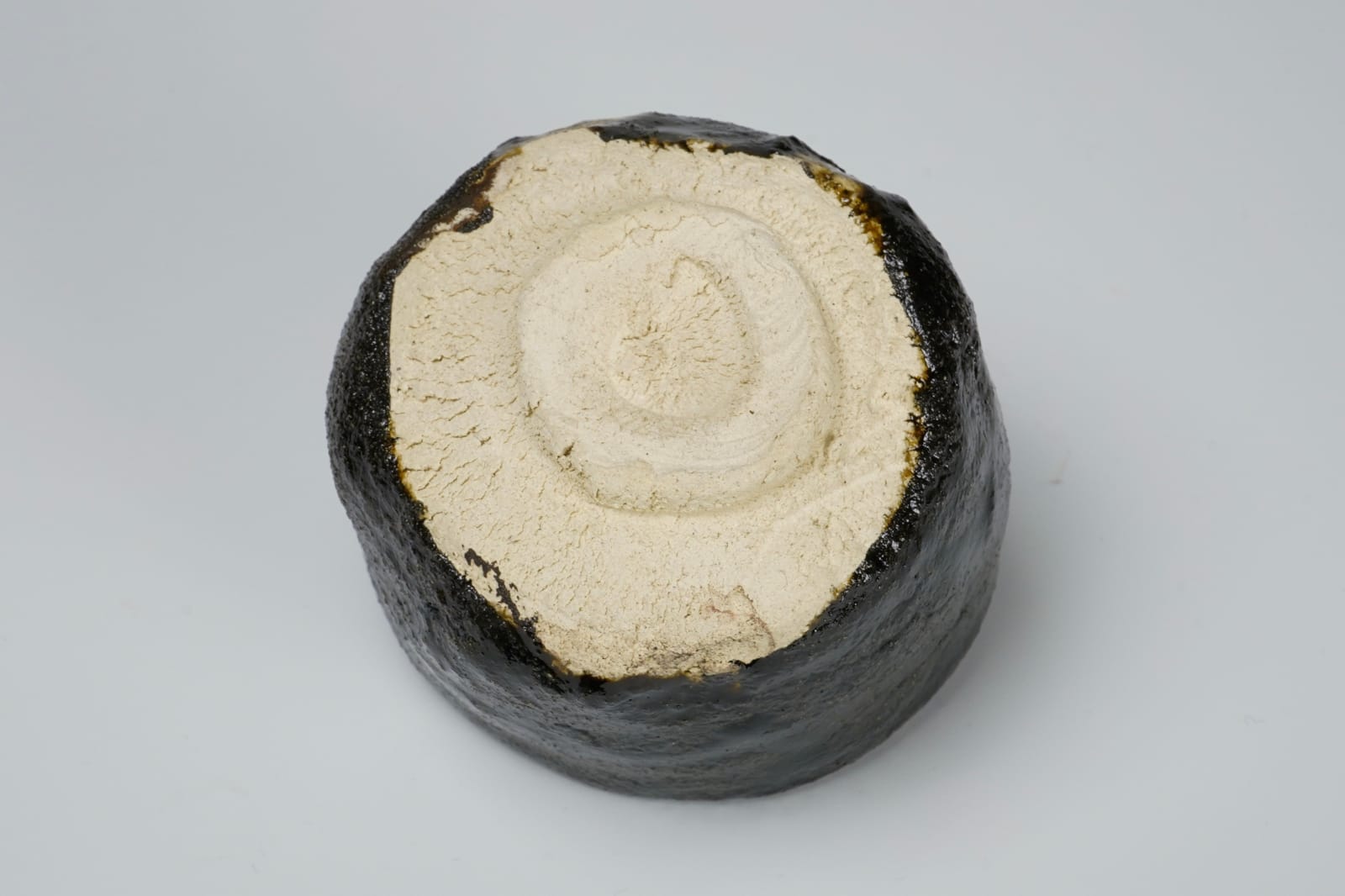 Nishioka Yu 西岡悠, Black Iron Glazed Guinomi 引出黒ぐい呑み